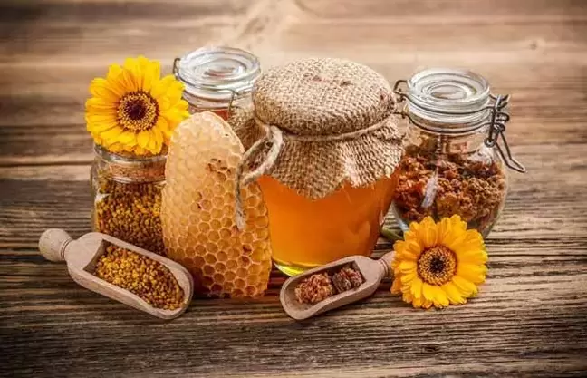Honey is a healthy and delicious medicine that can increase male potency.